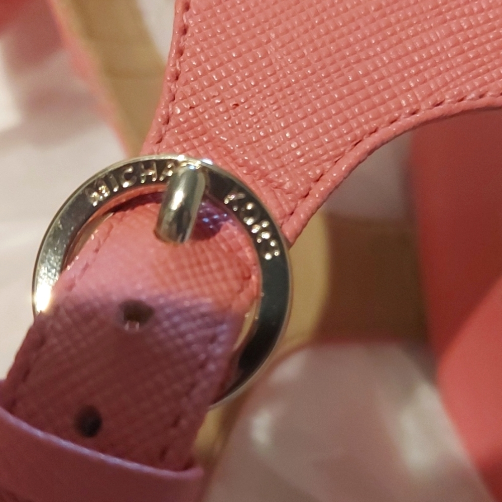 š·ļø NWB MICHAEL KORS CORAL PINK WEDGE SANDALS Size 9 - Picture 11 of 12